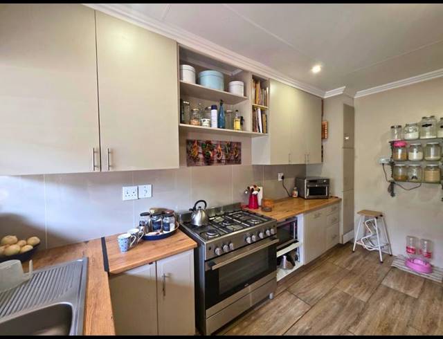 4 BEDROOM HOUSE FOR SALE IN GLEN MARAIS